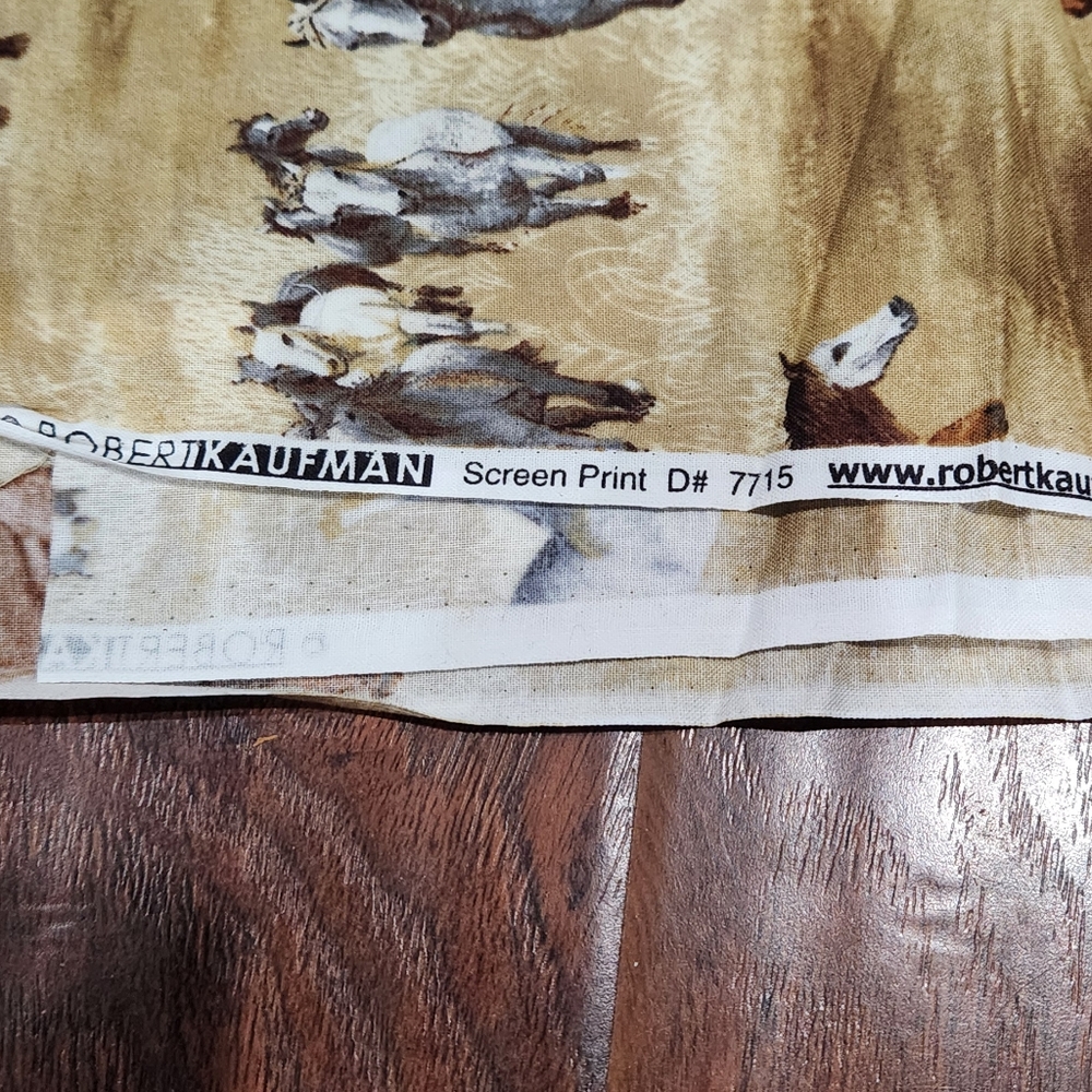 Robert Kaufman horses fabric - Picture 2 of 3